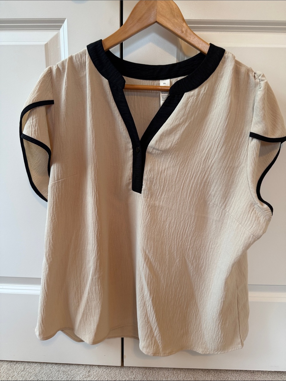 Cream Short Sleeve Contrast-Trim Blouse